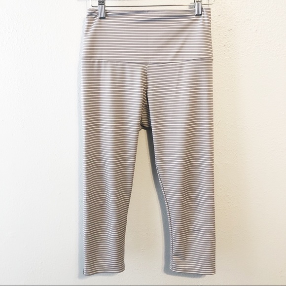 Onzie Pants - Onzie Flow striped cropped yoga leggings s/m